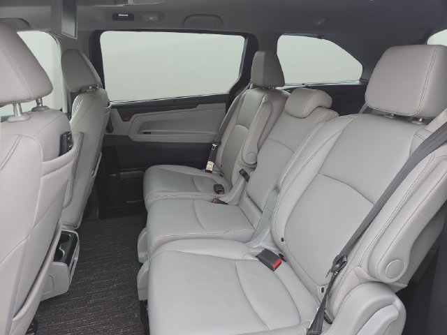 Used 2023 Obsidian Blue Pearl Honda Touring image 33