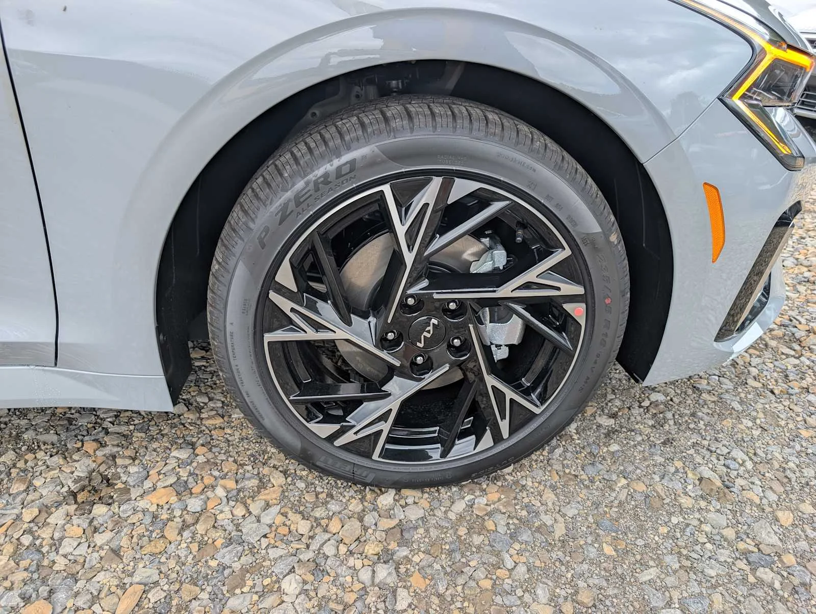 New 2026 Wolf Gray Kia GT-Line image 3