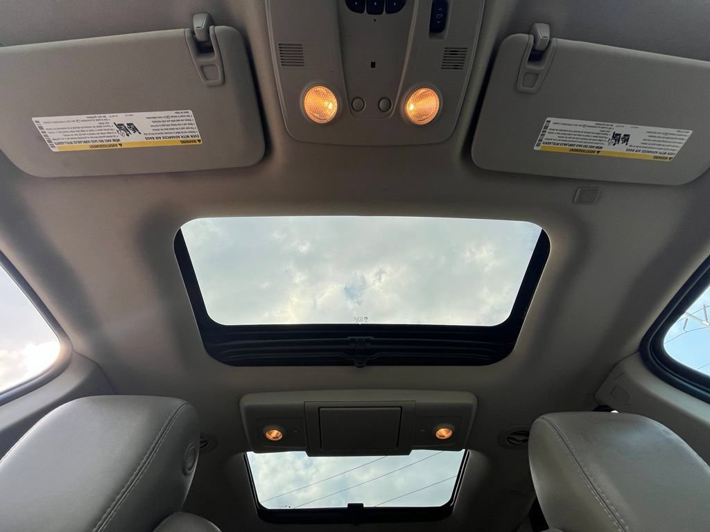 Used 2016 WHITE FROST TRICOAT GMC Denali image 43