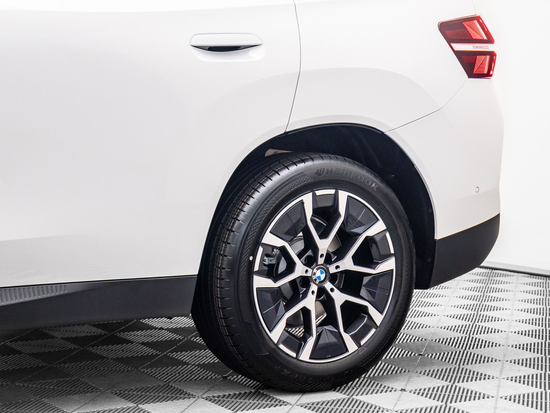 Certified Used 2026 Alpine White BMW 30 xDrive image 33