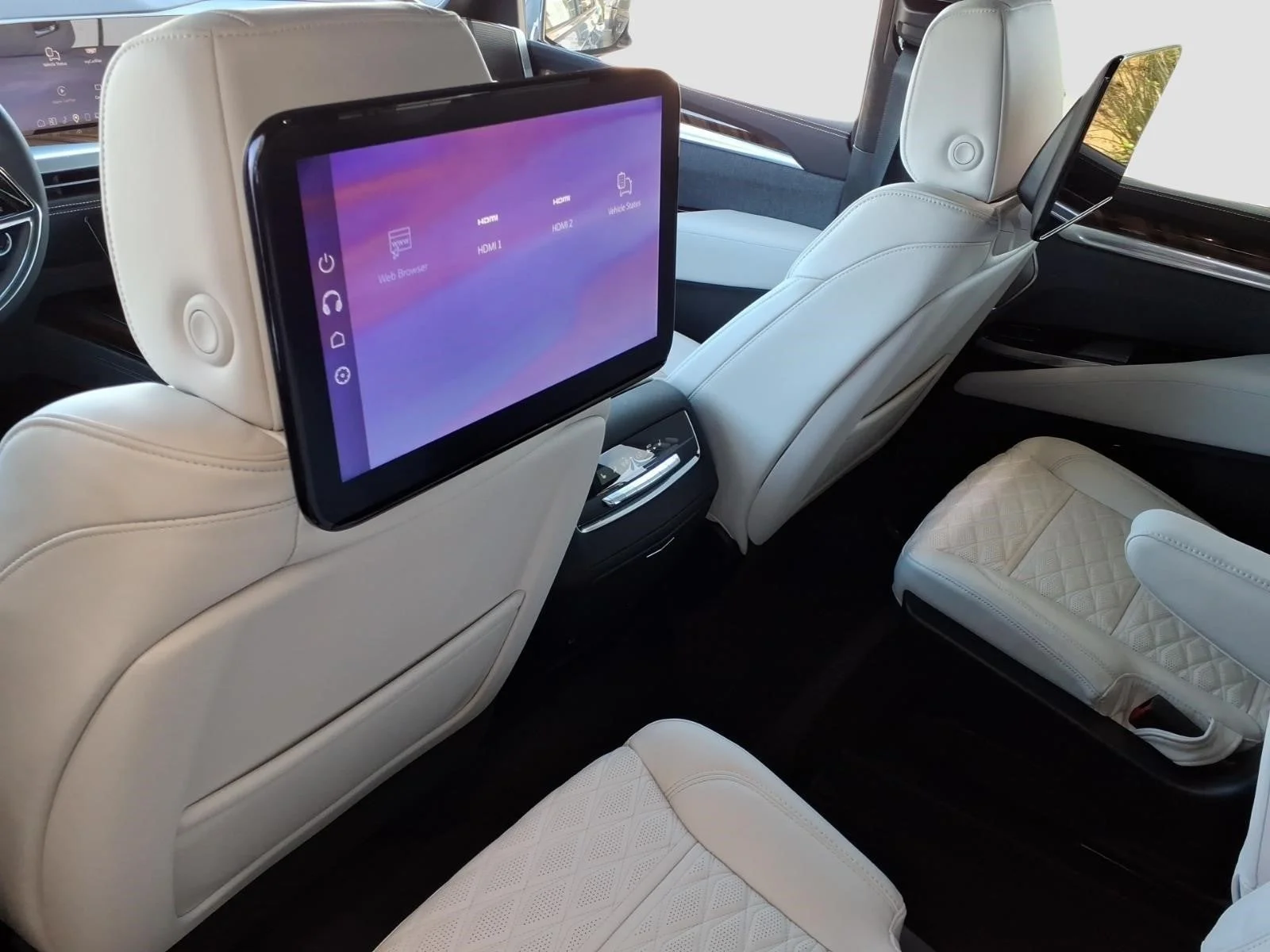 2026 Cadillac Escalade Platinum Luxury - Photo 63