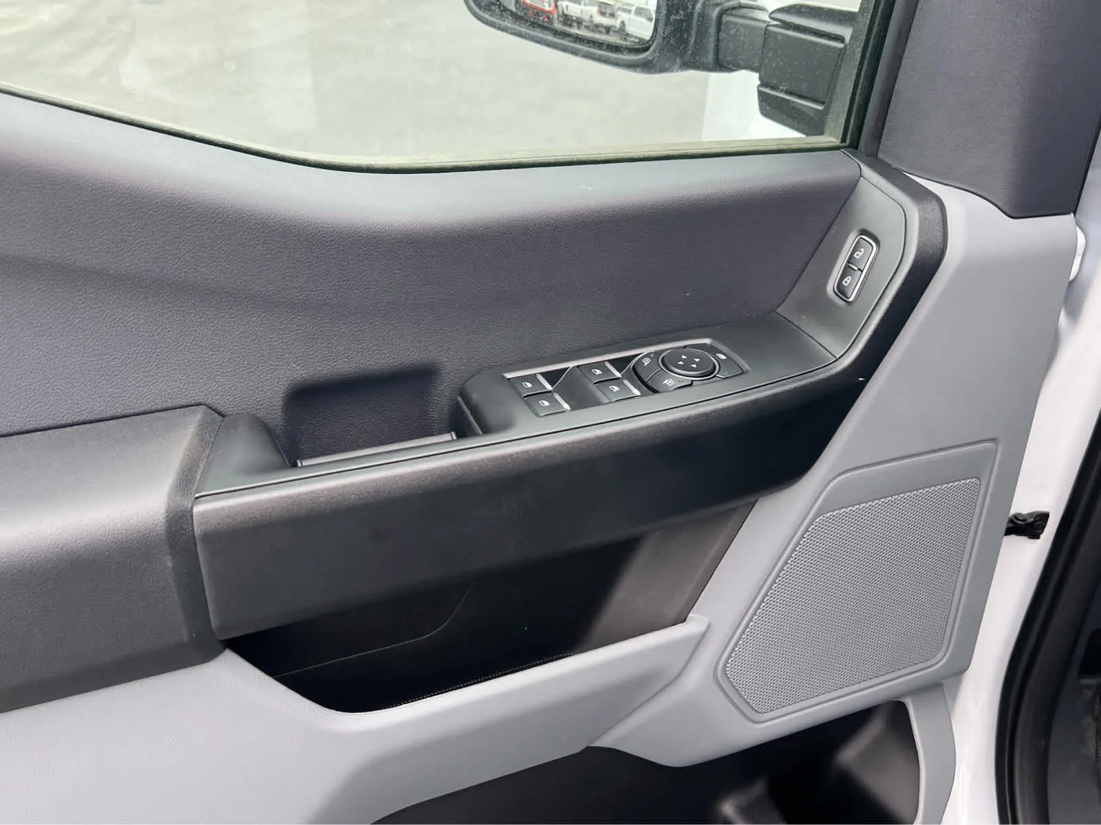 New 2026 Oxford White Ford F-350® XL image 30