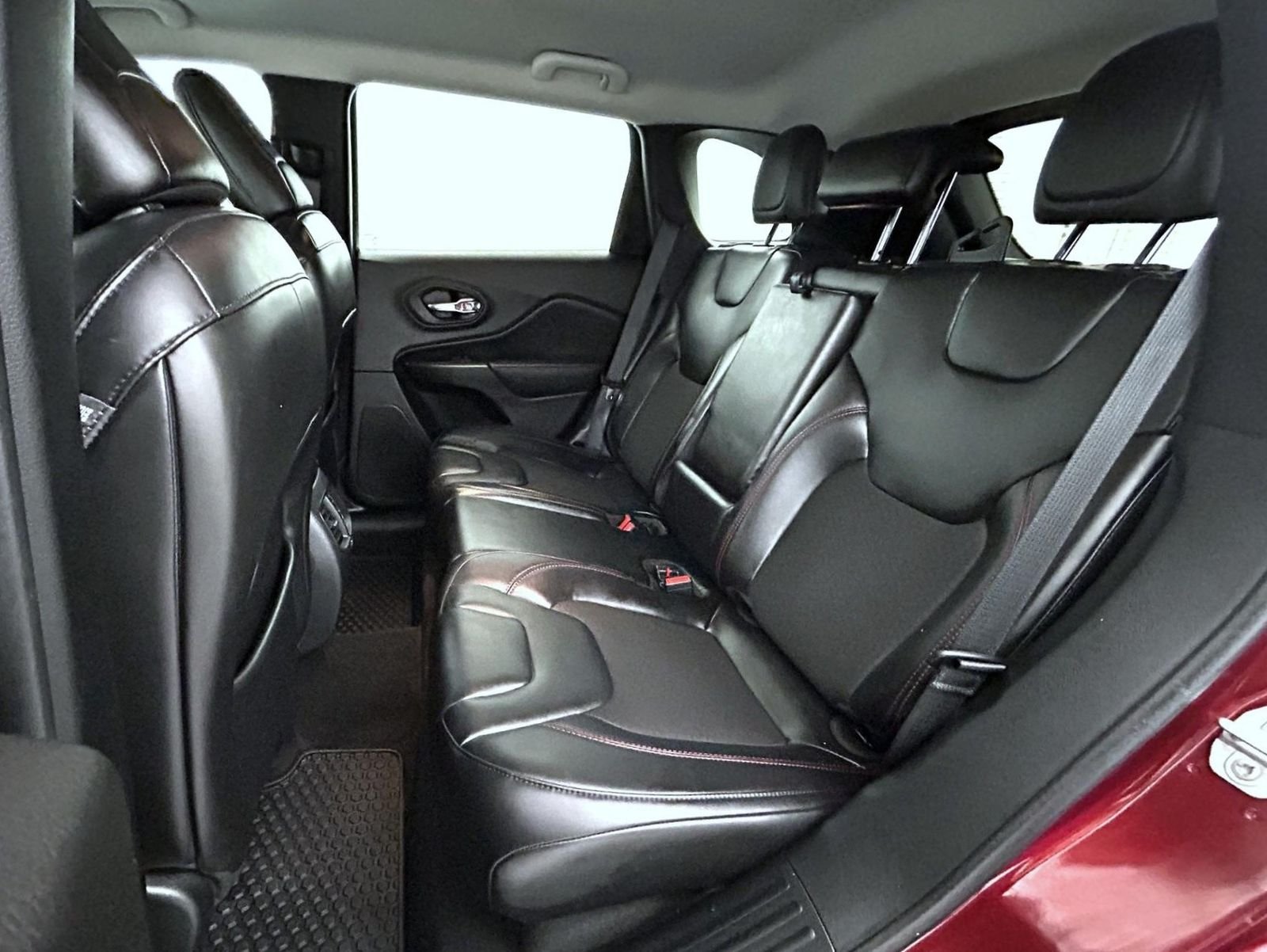 Used 2020 Red Jeep Trailhawk image 19