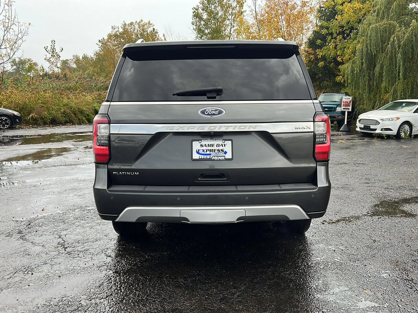 Used 2020 Magnetic Ford Platinum image 24