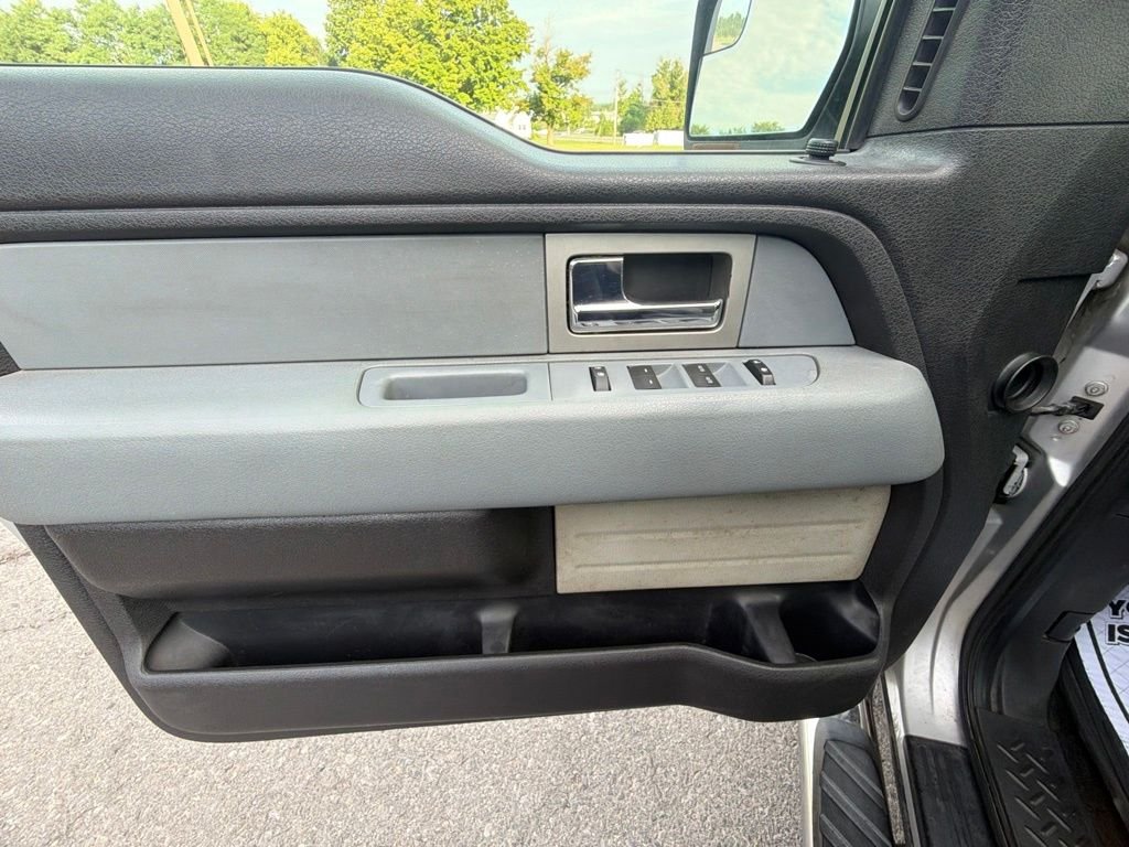 Used 2011 Silver Ford XLT image 18