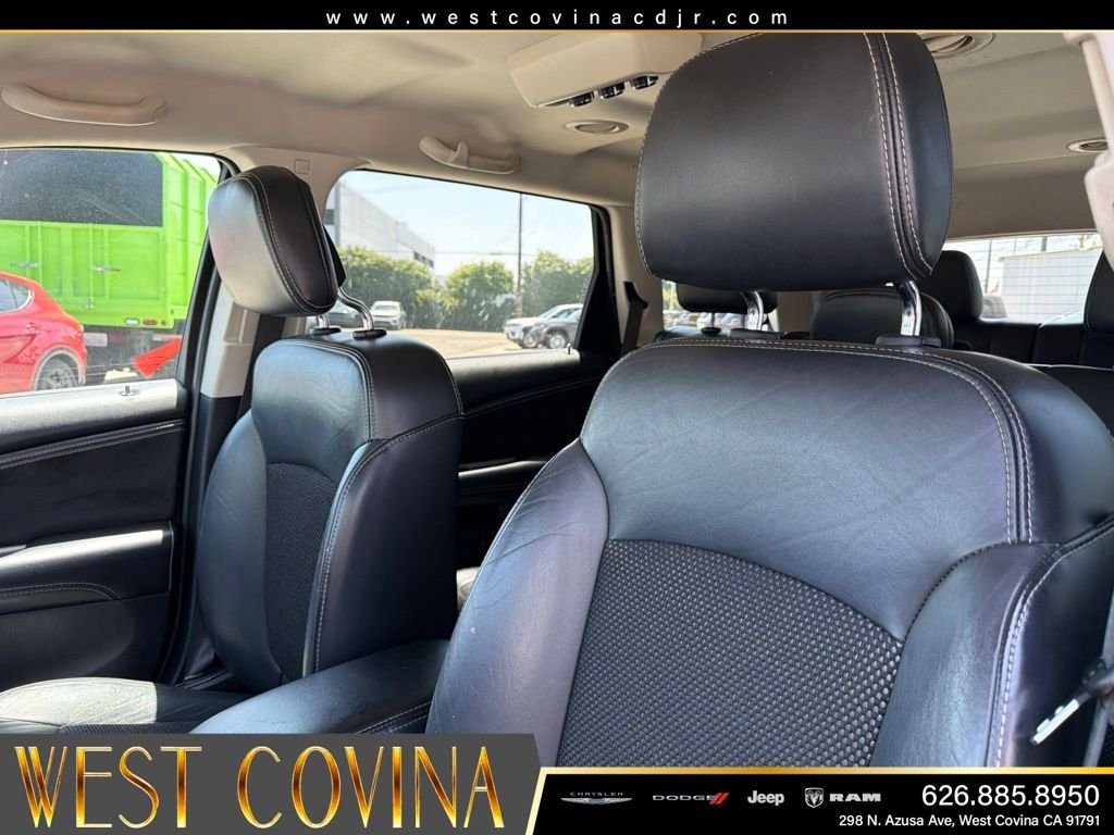 Used 2019 Gray Dodge Crossroad image 22