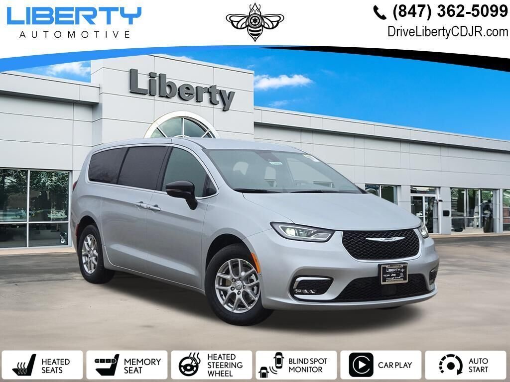 2026 Chrysler Pacifica Select's photo