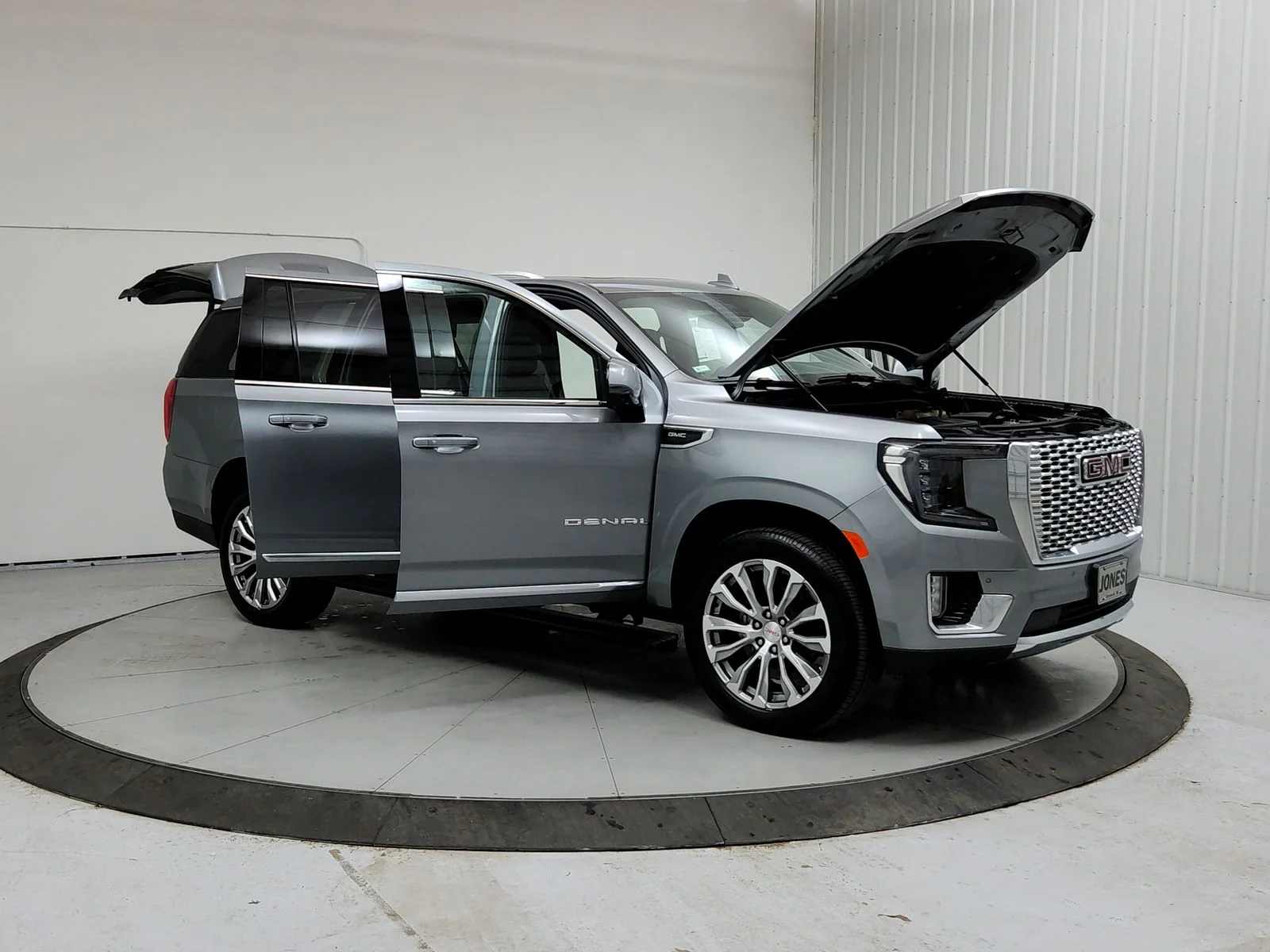 Used 2023 Sterling Metallic GMC Denali image 11