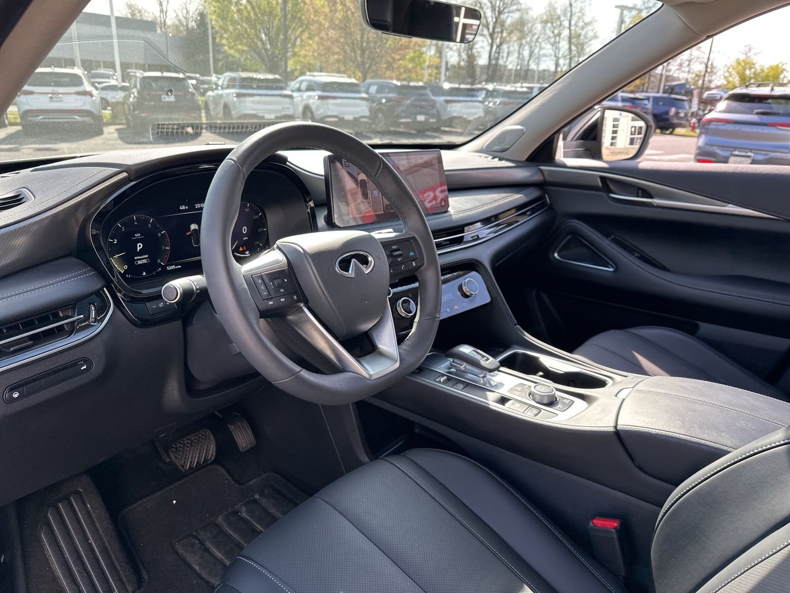 Used 2026 White INFINITI LUXE image 9