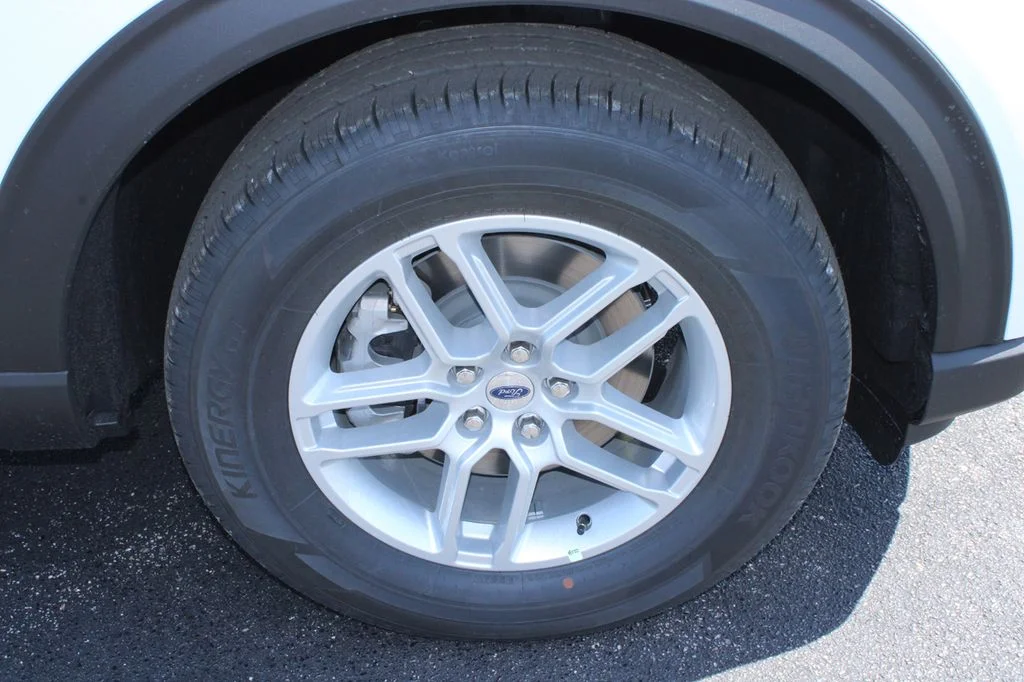 New 2027 White Ford 4DR 4WD ACTIVE image 17