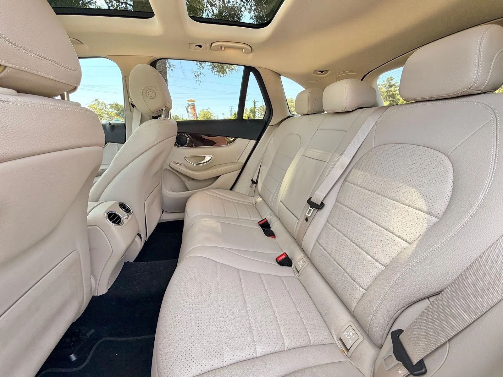 Used 2021 Polar White Mercedes-Benz GLC 300 image 13