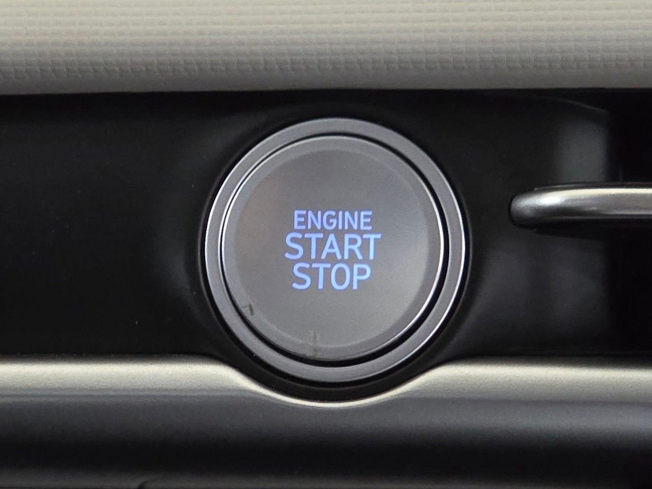 New 2026 White Pearl Hyundai SEL FWD image 30