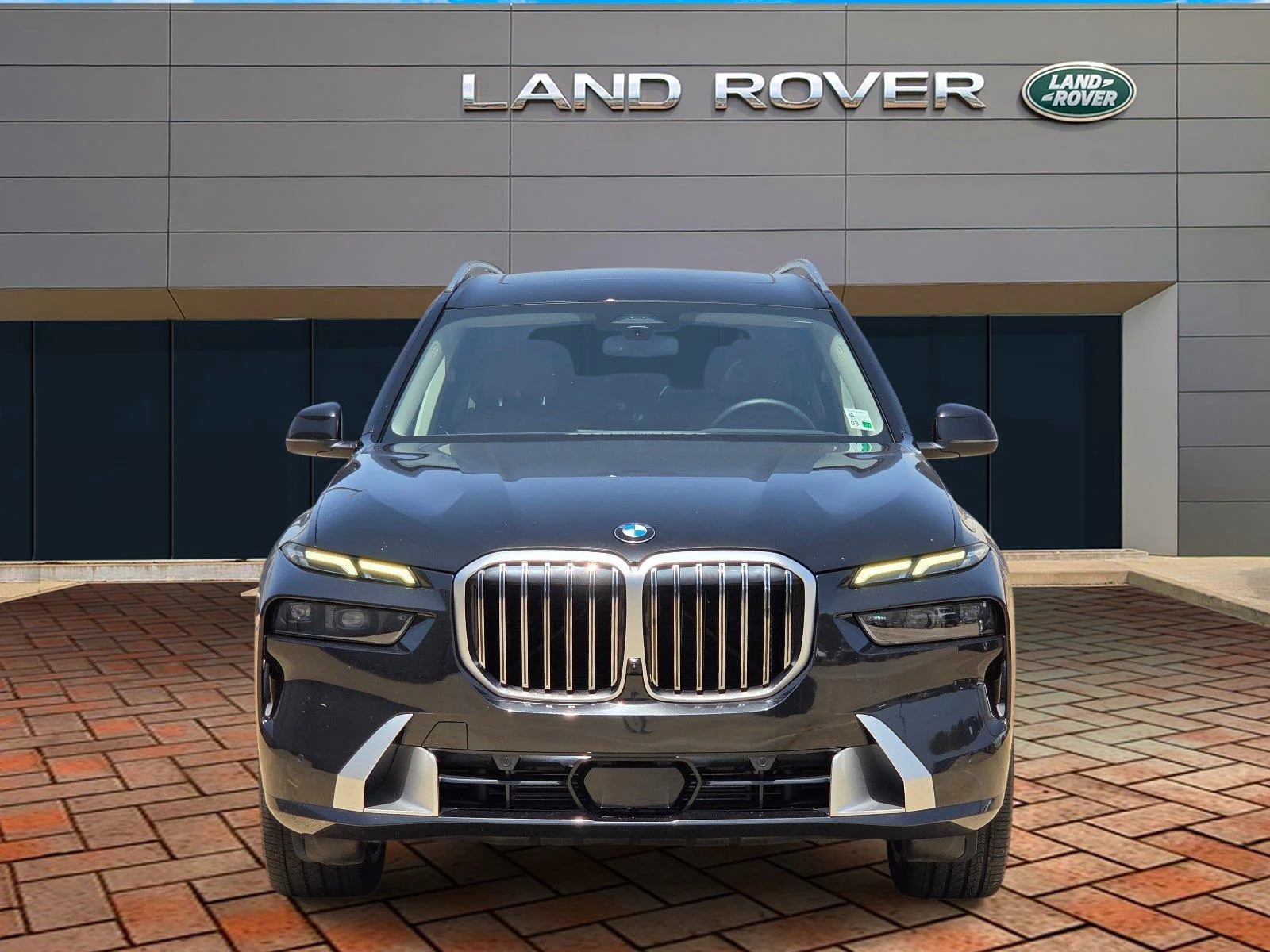 Used 2023 Black Sapphire Metallic BMW xDrive40i image 2