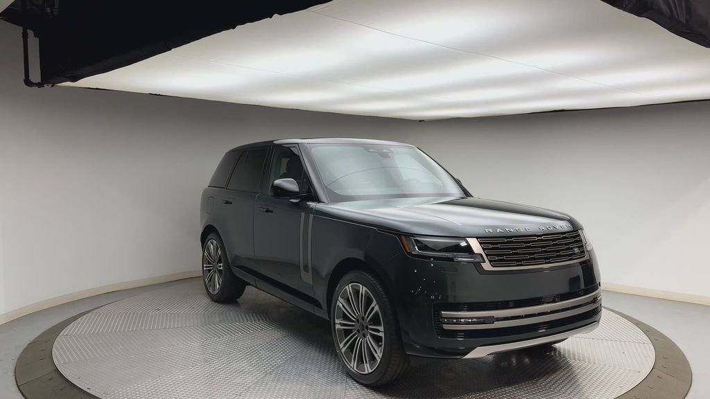 New 2026 Belgravia Green Metallic Land Rover SE image 8