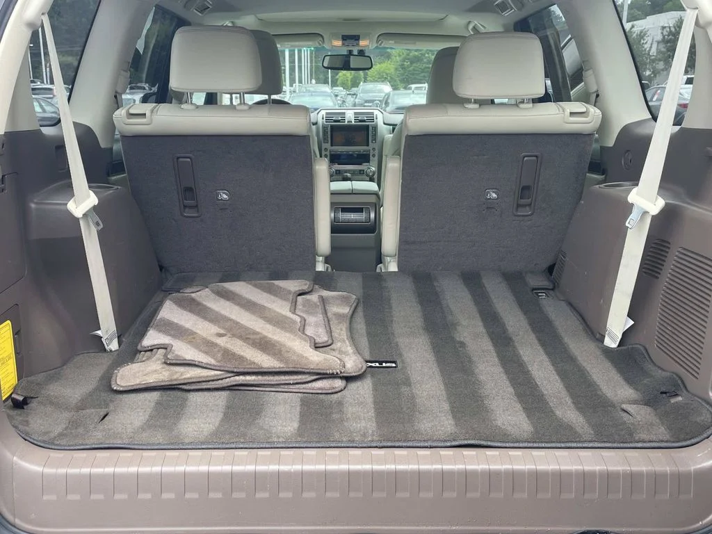 Used 2018  Lexus 460 image 10