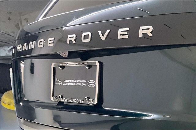 Used 2025 Green Land Rover SE image 7