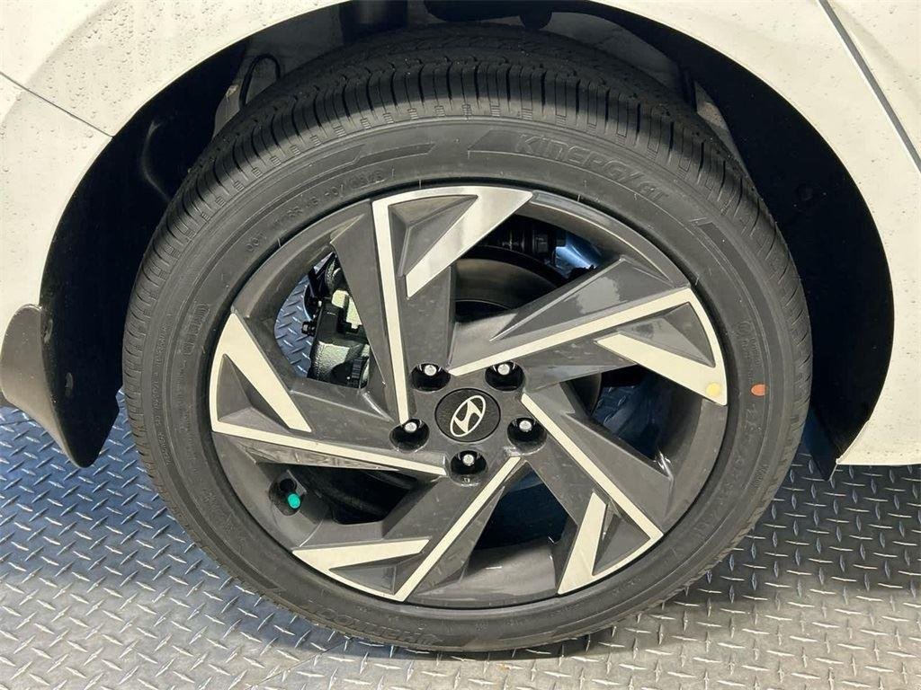 New 2025 Serenity White Hyundai SEL Sport image 30