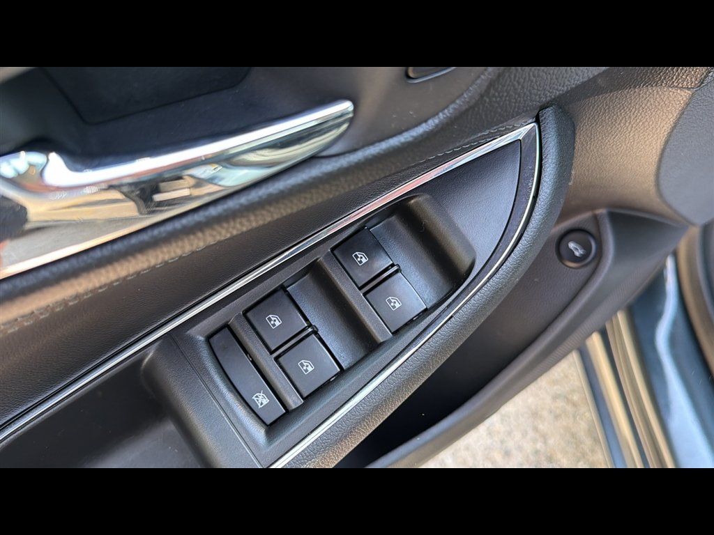 Used 2018 Graphite Metallic Chevrolet Premier image 8