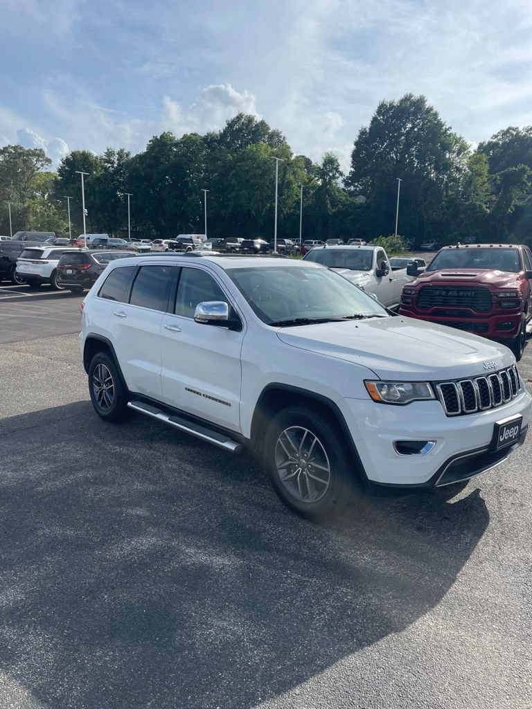 Used 2017 Bright White Clearcoat Jeep Limited image 5