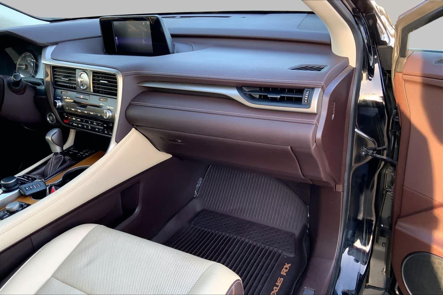 Used 2019 Obsidian Lexus  image 18