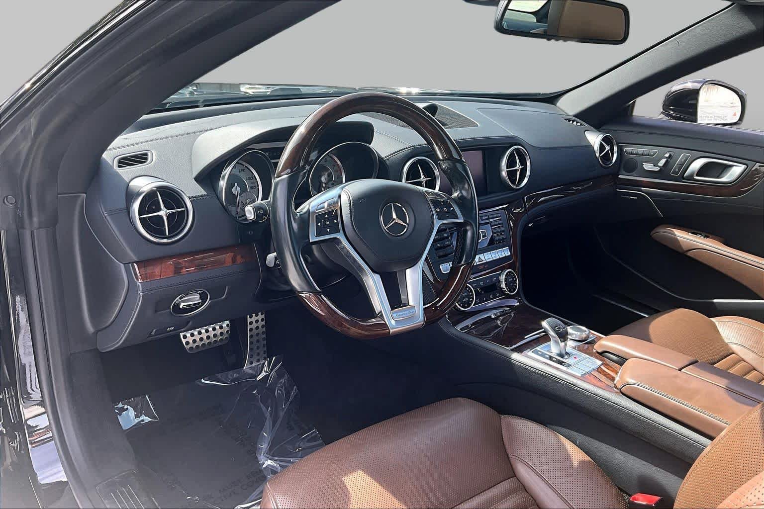 Used 2016 Obsidian Black Metallic Mercedes-Benz SL 550 image 15