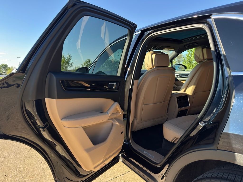 Certified Used 2023  Porsche  image 27