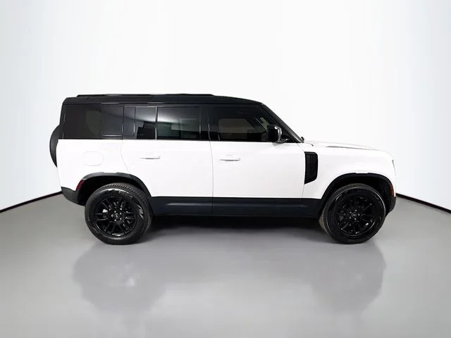 Used 2025 White Land Rover S image 4