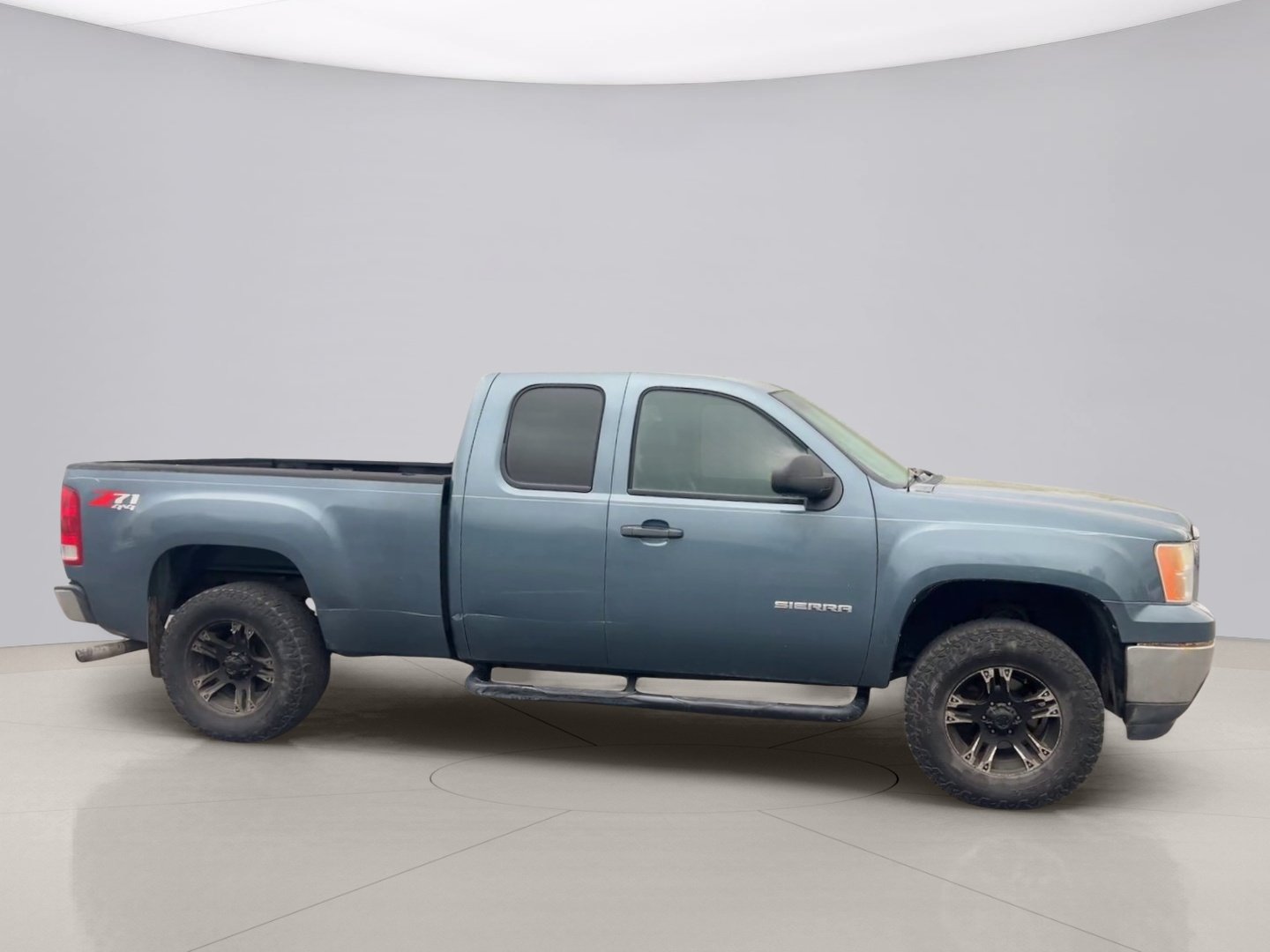 Used 2010 Grey Gmc SLE image 6