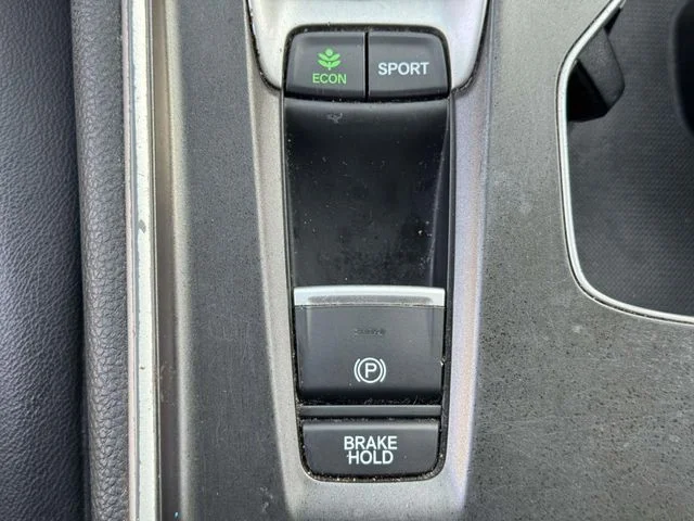 Used 2019  Honda Sport image 38