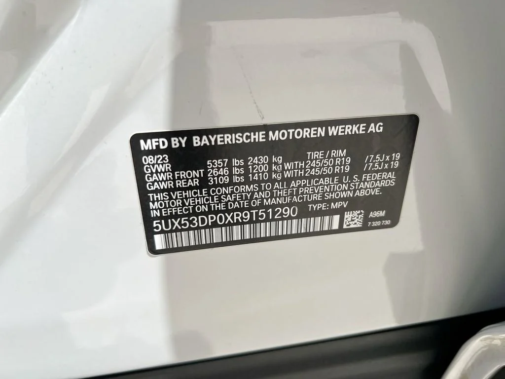 Used 2024 White Metallic BMW xDrive30i image 24