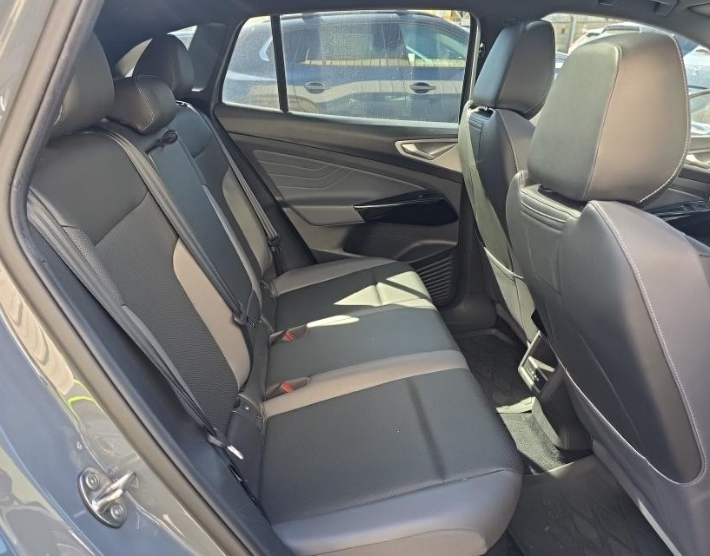 Used 2023 Gray Volkswagen Pro S image 9