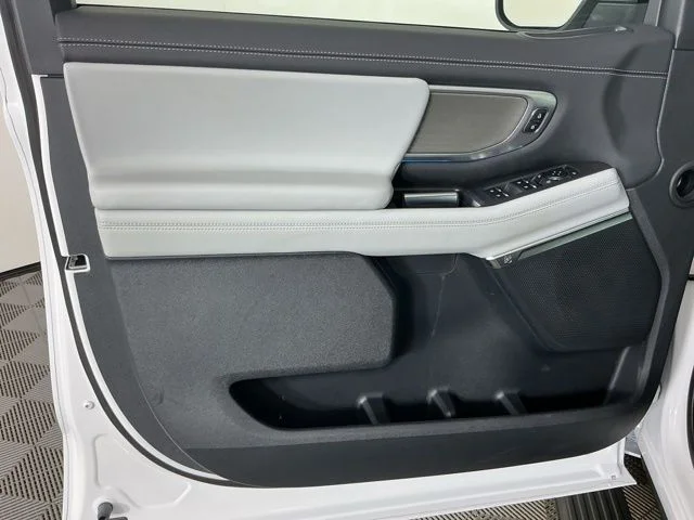Used 2025 White Ford Platinum image 14