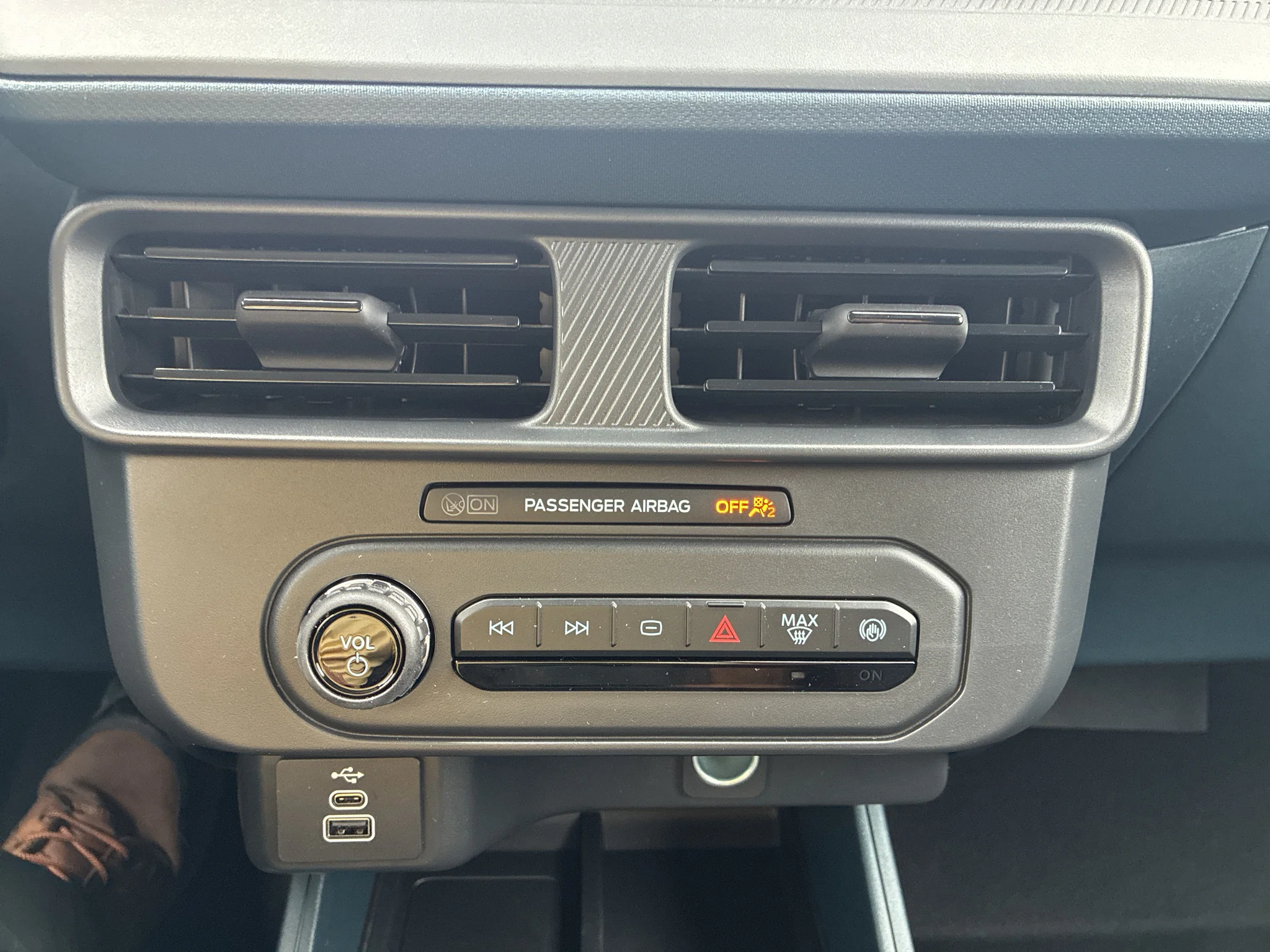 New 2026 Carbonized Gray Metallic Ford XL image 18