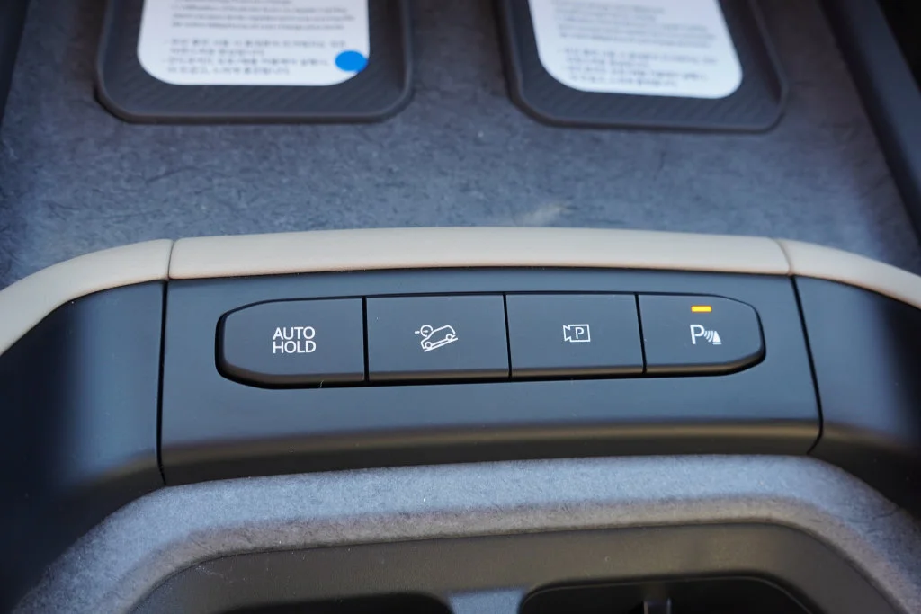 Certified Used 2027 Glacial White Kia EX image 33