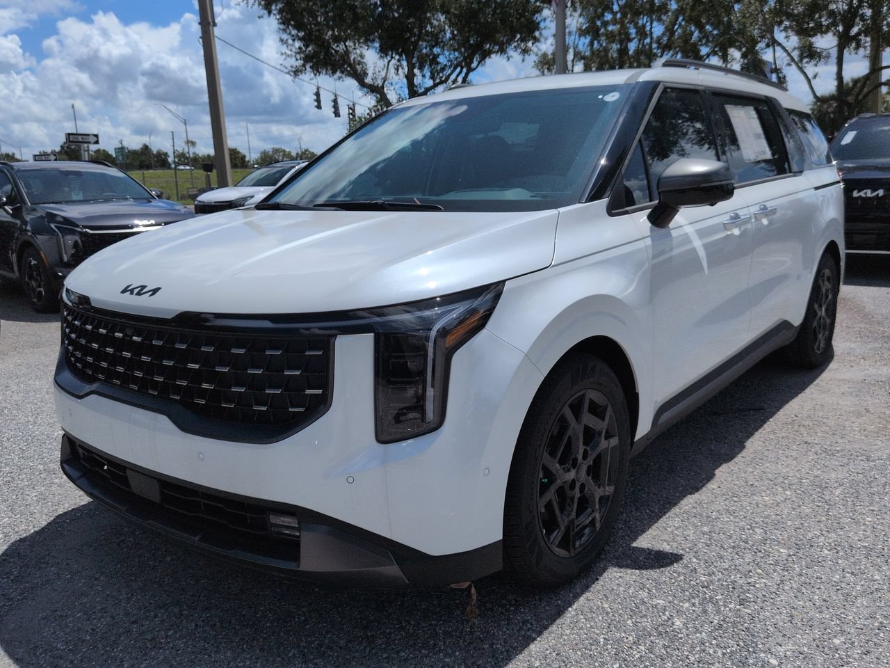 New 2026 Snow White Pearl Kia SX Prestige image 9