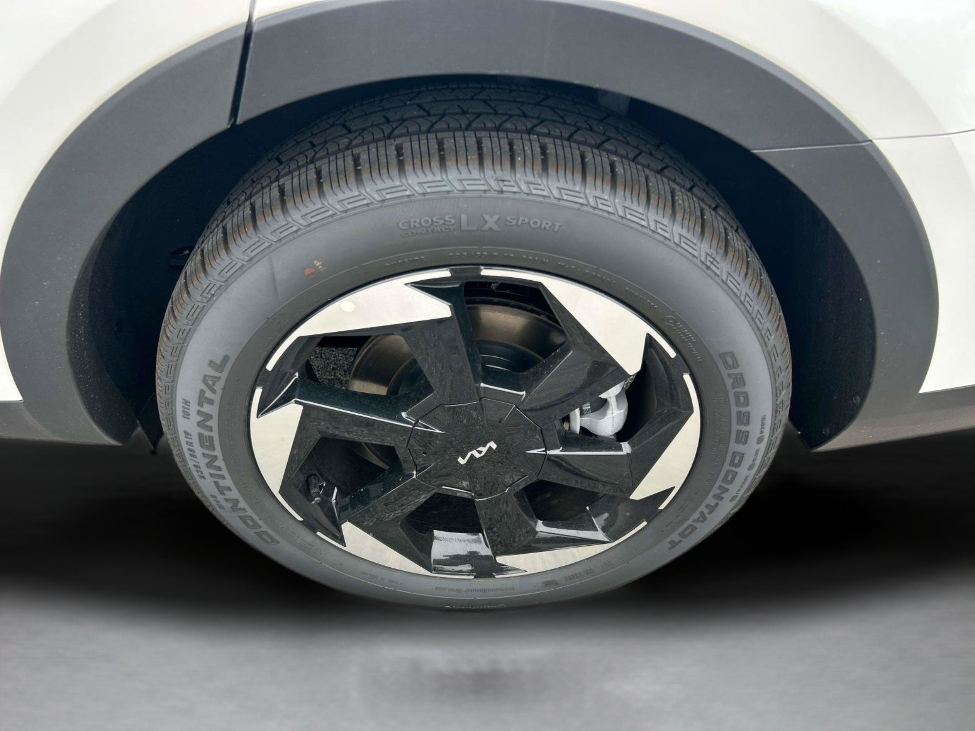 New 2026 Snow White Pearl Kia EX image 35