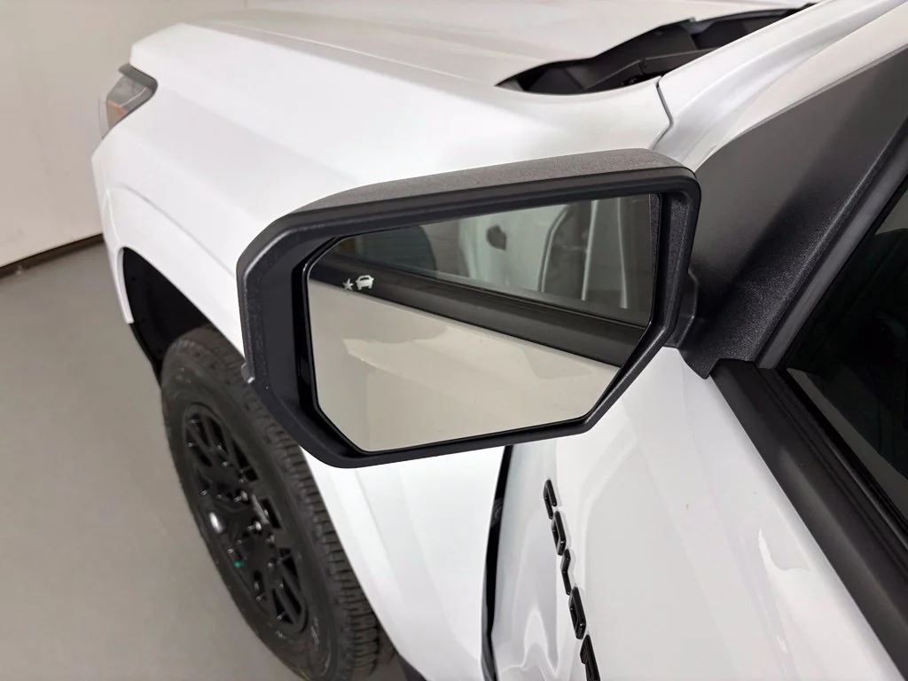 New 2026 Summit White Chevrolet WT image 15