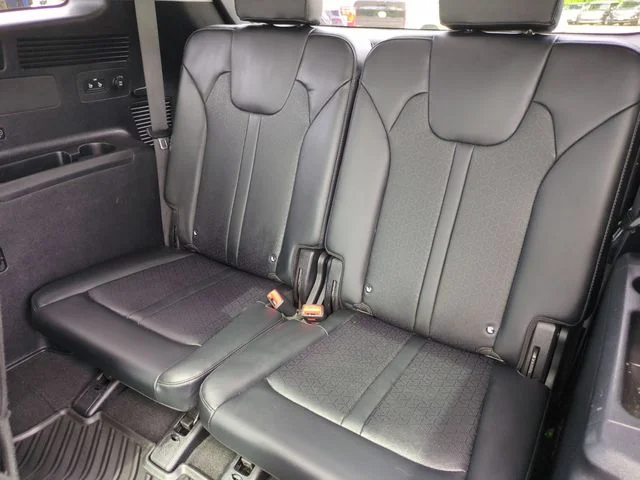 Used 2022 White Kia EX image 31