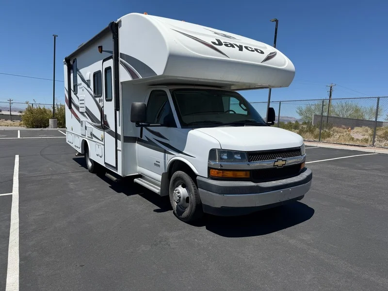 Used 2018 SUMMIT WHITE Chevrolet VAN 159" image 1