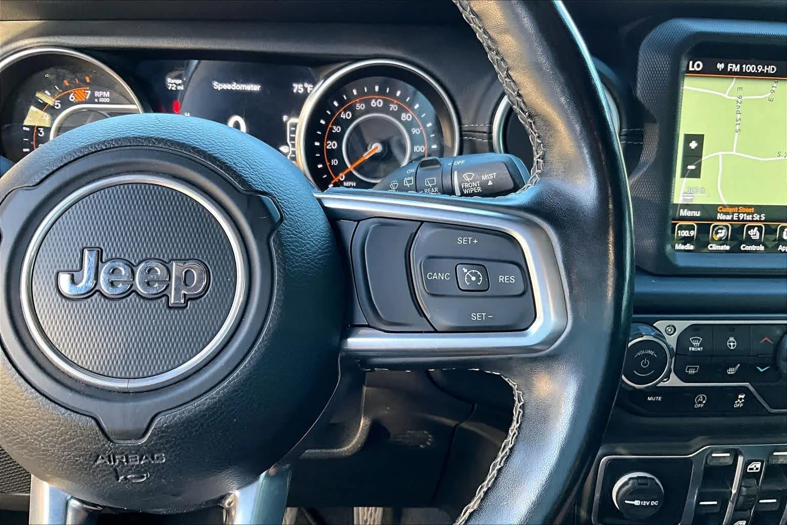 Used 2020 Sting-Gray Clearcoat Jeep Sahara image 25