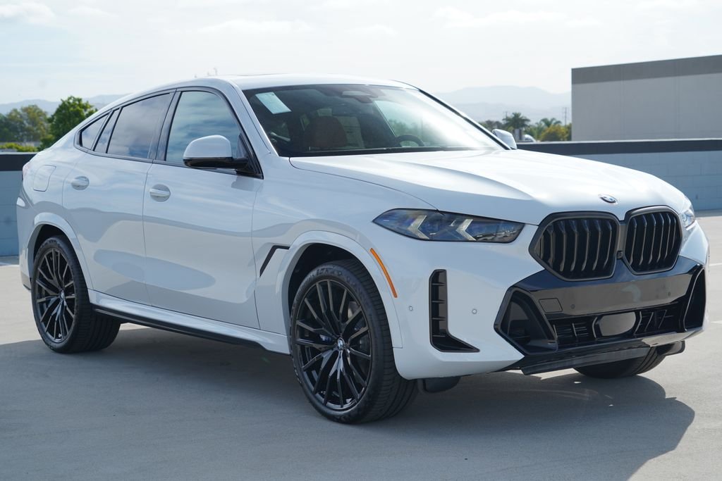 New 2026 Mineral White Metallic BMW xDrive40i image 3