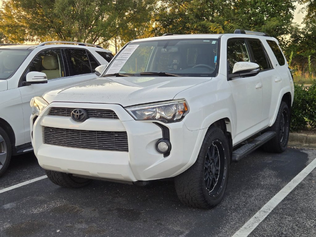 Used 2019 White Toyota SR5 Premium image 3