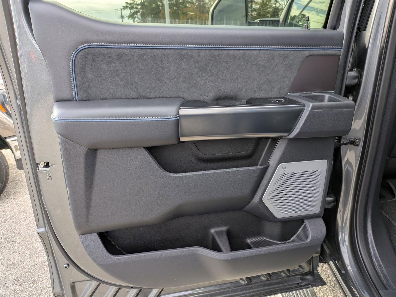 New 2026 Carbonized Gray Metallic Ford F-350® Platinum® image 27