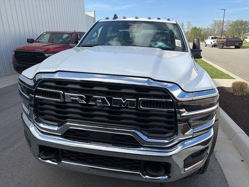 New 2026 Bright White Clear-Coat Exterior Paint RAM Tradesman image 2