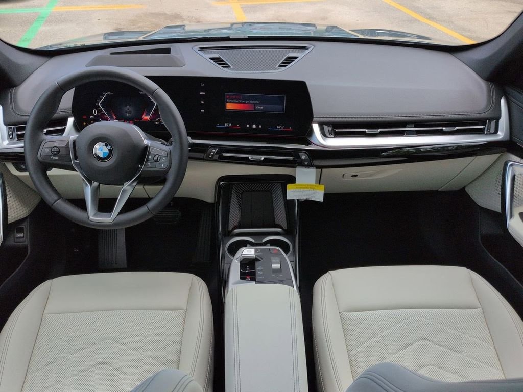 New 2026 Cape York Green Metallic BMW xDrive28i image 15