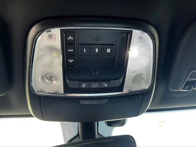Used 2018 Gray Jeep Altitude image 17