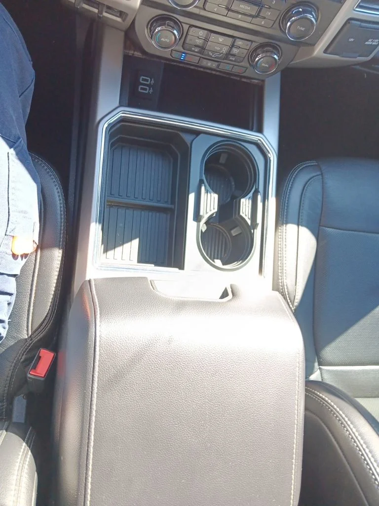 Used 2019 Black Metallic Ford Lariat image 25