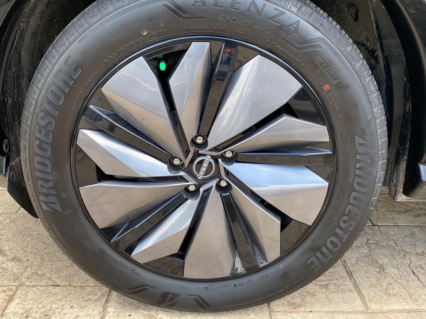 Used 2024 Gun Metallic Nissan ENGAGE image 13
