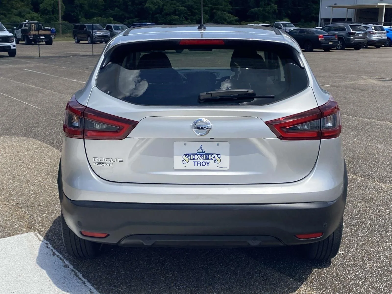 Used 2021 Silver Nissan S image 6