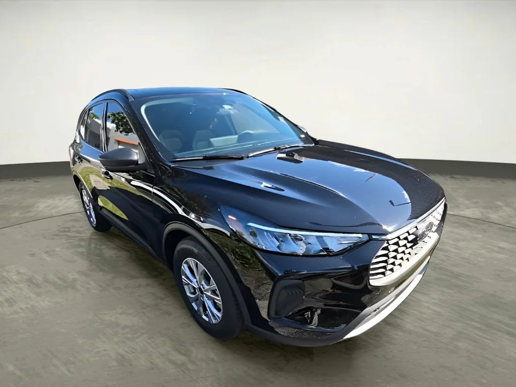 Used 2025 Black Ford Active image 10